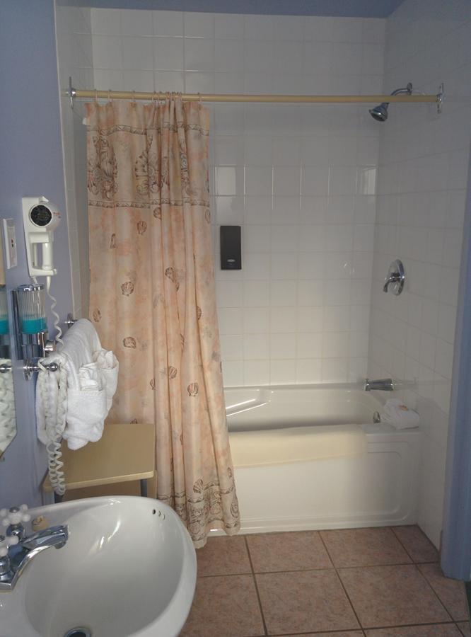 גרנבי Motel Les Pins מראה חיצוני תמונה